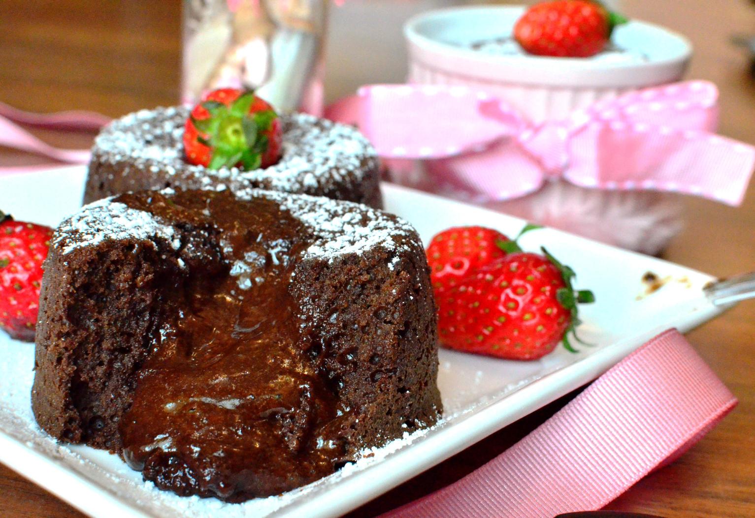 Chocolate lava molten cake best easy.